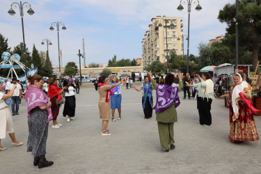 Sentyabrın 24-də Suraxanı Rayonu İcra Hakimiyyətinin dəstəyi, Mirvarid Dilbazi Poeziya Məclisi İctimai Birliyinin təşəbbüsü və təşkilatçılığı ilə Hövsan parkında ''Sazlı-Sözlü Kəlağayı Günləri''- layihəsi çərçivəsində Kəlağayı festivalı keçirilib