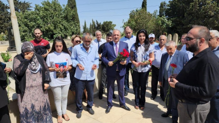 44 günlük Vətən müharibəsində canından keçərək Şəhidlik məqamına yüksəlmiş igid oğullarımızdan biri Şahbazov Elnur Qədir oğlunun bu gün 21 yaşı tamam olur