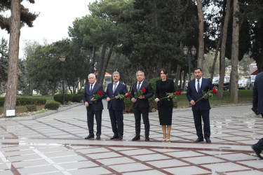 Suraxanıda “Vətən müharibəsi tarixi. Azərbaycanın ərazi bütövlüyünün bərpası – Şəxsiyyət faktoru” adlı kitabın təqdimatı keçirilib