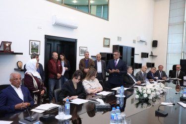 Mayın 19-da Suraxanı Rayon İcra Hakimiyyətinin başçısı Adil Əliyev Rayon İcra Hakimiyyətində növbəti vətəndaş qəbulu keçirib