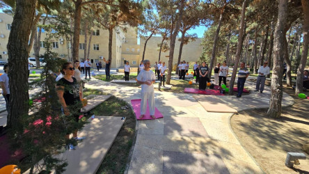 Suraxanı Rayon İcra Hakimiyyətinin, Respublika Reabilitasiya Mərkəzinin, Şağan və Sumqayıt Reabilitasiya Mərkəzlərinin birgə təşkilatçılığı “Yaşıl dünya naminə həmrəylik ili” çərçivəsində 21 İyun - Beynəlxalq Yoqa Gününə həsr olunmuş "Yaşıl dünyamızı sağlam ruhda qoruyaq" adlı inklüziv yoqa festivalı keçirilib