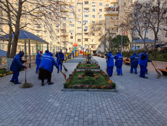 Bayram günlərində də Suraxanı rayonunun qəsəbələrində təmizlik işləri aparılıb.