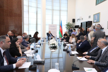 Mayın 19-da Suraxanı Rayon İcra Hakimiyyətinin başçısı Adil Əliyev Rayon İcra Hakimiyyətində növbəti vətəndaş qəbulu keçirib