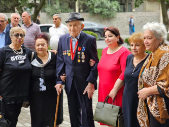 Abbasqulu Ağa Bakıxanovun anadan olmasının 229 illiyi münasibətilə  büstü ziyarət olunub