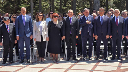 Suraxanıda “Heydər Əliyev -Unudulmaz lider” adlı foto-xalça sərgisi və konsert proqramı təşkil olunub