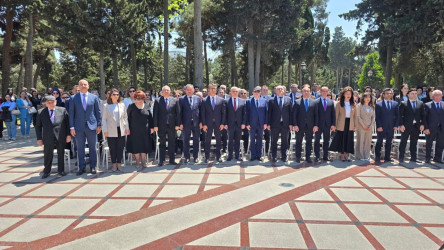 Suraxanıda “Heydər Əliyev -Unudulmaz lider” adlı foto-xalça sərgisi və konsert proqramı təşkil olunub