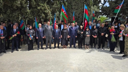 1-ci Qarabağ müharibəsində Daşaltı əməliyyatında itkin düşən və hazırda nəşinin qalıqları tapılan  şəhid Mustafayev Sabir İslam oğlu Əmircan qəsəbəsi Şəhidlər Xiyabanında dəfn olub