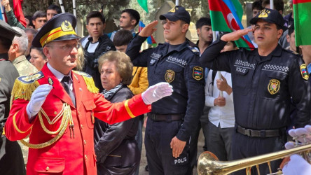 1-ci Qarabağ müharibəsində Daşaltı əməliyyatında itkin düşən və hazırda nəşinin qalıqları tapılan  şəhid Mustafayev Sabir İslam oğlu Əmircan qəsəbəsi Şəhidlər Xiyabanında dəfn olub