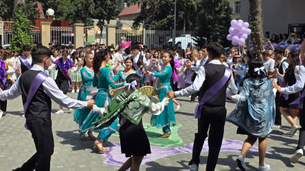 Bu gün ümumtəhsil müəssisələrində “Son zəng” çalınıb