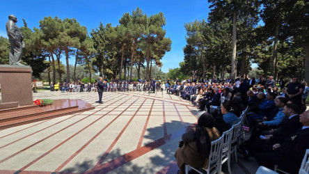 Suraxanıda “Heydər Əliyev -Unudulmaz lider” adlı foto-xalça sərgisi və konsert proqramı təşkil olunub