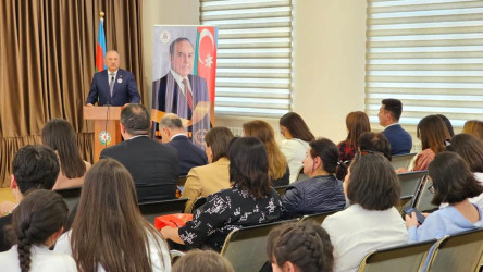 Mayın 1-də S.Bəhlulzadə adına Xarici Dillər Təmayüllü Respublika Gimnaziyasında “Müdrikliyin dühası” adlı tədbir keçirilib