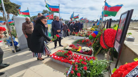 Suraxanı Rayon İcra Hakimiyyətinin təşkilatçılığı ilə şəhid Şirinov Polad Seyran oğlunun 40 mərasimi  keçirilib.