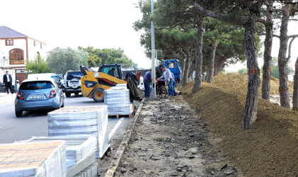 Suraxanı rayonunda aparılan yenidənqurma və abadlıq işləri çərçivəsində həyata keçirilən tədbirlər davam etdirilir