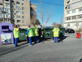 Bayram günlərində də Suraxanı rayonunun qəsəbələrində təmizlik işləri aparılıb.