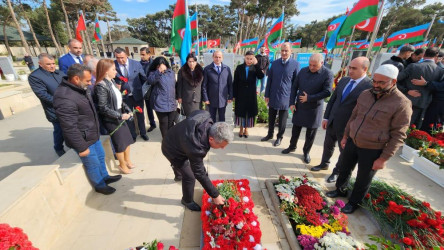 Suraxanı Rayon İcra Hakimiyyətinin təşkilatçılığı ilə şəhid Şirinov Polad Seyran oğlunun 40 mərasimi  keçirilib.