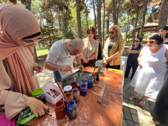 Şəhid ailə üzvləri, əlilliyi olan müharibə iştirakçıları və digər əlilliyi olan şəxslər üçün "Psixoloji qrup terapiyası -Ebru sənəti masterklası" keçirilib