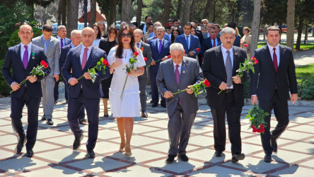 23 İyun-Dövlət Qulluqçularının peşə bayramı günü