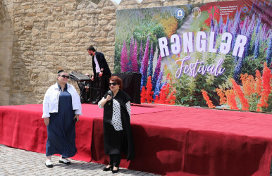 Suraxanıda Ulu öndər Heydər Əliyevin xatirəsinə həsr olunmuş “Rənglər festivalı” təşkil edilib