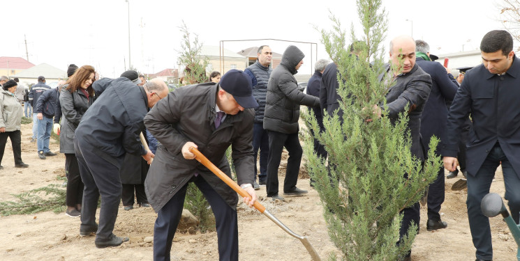 Azərbaycan Respublikasının Prezidenti cənab İlham Əliyevin müvafiq sərəncamına əsasən 2024-cü ilin “Yaşıl dünya naminə həmrəylik ili” elan edilməsi ilə əlaqədar, eləcə də COP29 çərçivəsində ölkəmizin hər bir yerində olduğu kimi Suraxanı rayonunda da silsilə tədbirlər keçirilir.