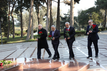 Suraxanıda Ulu Öndər Heydər Əliyevin anım günü qeyd olunub