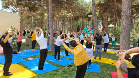 Beynəlxalq Yoqa Günündə Suraxanı Rayon İcra Hakimiyyətinin təşkilatçılığı ilə "sağlam nəsillə sağlam gələcək" adlı yoqa təlimi keçirilib