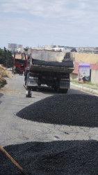 Qaraçuxur qəsəbəsində Yeni Günəşli “AB” yaşayış sahəsində 64, 66, 143, 151, 153, 157 saylı binaların həyətləri asfaltlanır.