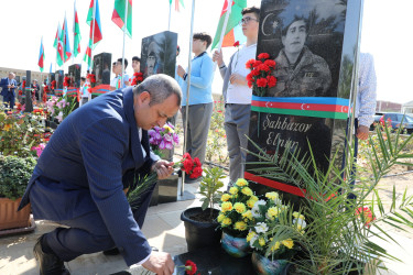 Senyabrın 26-da "27 sentyabr - Anım Günü" ilə əlaqədar Suraxanı rayonu, Yeni Suraxanı qəsəbə qəbiristanlığındakı Şəhidlər Xiyabanında Şəhidlərin məzarı ziyarət olununaraq gül dəstələri düzülüb, onların əziz xatirəsi ehtiramla yad edilərək dualar oxunub.