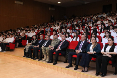 Suraxanıda “Ümummilli Lider Heydər Əliyev müstəqil Azərbaycan Konstitusiyasının müəllifidir” mövzusunda maarifləndirici tədbir keçirilib