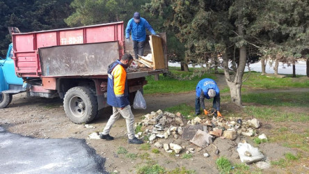 Yazın gəlişi ilə Suraxanı rayonunun bütün qəsəbələrində Rayon Mənzil-Kommunal Təsərrüfatı Birliyi tərəfindən davamlı şəkildə aparılan abadlıq, təmizlik, yaşıllıq sahələrinin suvarılması, təmir və bərpa işləri həyata keçirilməkdədir. Rayon ərazisindəki parklarda, məhəllələr arası istirahət sahələrində eləcə də magistral yolların kənarlarında təmizlik işləri aparılır, küçələrdə səki kənarları, bordyur və işıq dirəkləri, məhəccərlər yuyularaq müxtəlif məişət, polietilen və digər tullantılar ərazidə