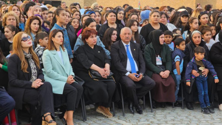 “Atəşgah məbədi” Dövlət Tarix-Memarlıq Qoruğunda möhtəşəm konsert proqramı və atəşfəşanlıq keçirilib