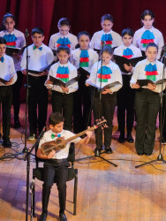 R.Behbudov adına Azərbaycan Dövlət Mahnı Teatrında Ümummilli Lider Heydər Əliyevin anadan olmasının 100-cü ildönümünə həsr olunmuş konsert proqramı keçirilib