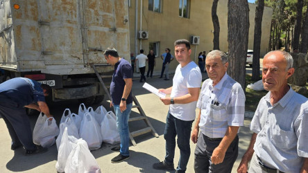 Suraxanı rayonunda Qurban bayramı münasibətilə Rayon İcra Hakimiyyətinin təşkilatçılığı ilə kəsilən qurbanlar 2-3 kq olmaqla 2000-dən çox aztəminatlı ailələrə, Şəhid və qazi ailələrinə, xüsusi qayğıya ehtiyacı olan əlillərə və autizm sindromlu vətəndaşlara paylanılıb