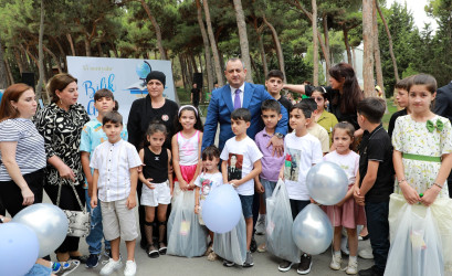 Suraxanı rayonunda yeni tədris ilinin başlanması münasibətilə şəhid və qazilərin məktəbli övladlarına, evdə təhsil alan, fiziki və əqli qüsurlu aztəminatlı rayon məktəblilərinə məktəb ləvazimatları, çantaları və məktəbli formaları hədiyyə edilib