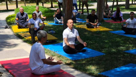 Beynəlxalq Yoqa Günündə Suraxanı Rayon İcra Hakimiyyətinin təşkilatçılığı ilə "sağlam nəsillə sağlam gələcək" adlı yoqa təlimi keçirilib