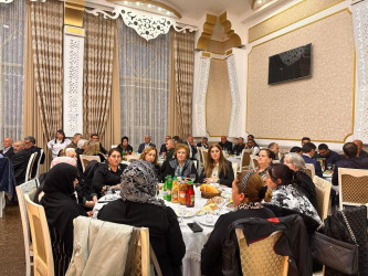 Aprelin 18-də Suraxanı Rayon İcra Hakimiyyətinin təşkilatçılığı ilə 500 nəfərlik iftar süfrəsi açılıb