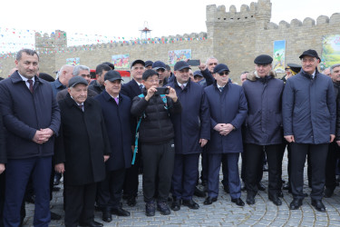 Baharın gəlişinin carçısı olan Novruz bayramı Suraxanı rayonunda böyük izdihamla qeyd olunub. Martın 17-də “Atəşgah məbədi” Dövlət Tarix-Memarlıq Qoruğunda Suraxanı Rayon İcra Hakimiyyətinin təşkilatçılığı ilə “Şəhərsalma və Memarlıq İli” çərçivəsində “Baharın memarlıq izi” adlı Novruz Festivalı keçirilib