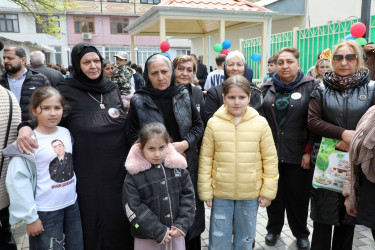 Qeyd edək ki, aprelin 25-də Suraxanı Rayon İcra Hakimiyyətinin təşkilatçılığı ilə Hövsan qəsəbəsi, Rüfət Abdullayev küçəsi məhəllə 14/15 ünvanda yeni təmir olunmuş məhəllənin açılışı olub