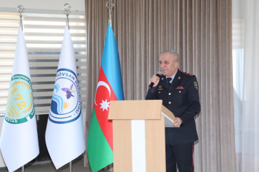 Martın 12-də Suraxanı Rayon İcra Hakimiyyətinin təşəbbüsü, Hövsan Bələdiyyəsində “Gender məsələləri və məişət zorakılığı ilə mübarizəyə dair komissiya”nın və S.S.Axundov adına 172 saylı tam orta ümumtəhsil məktəbinin birgə təşkilatçılığı ilə “Təhsildən yayınma: səbəblər və qarşısının alınması yolları” adlı tədbir təşkil olunub