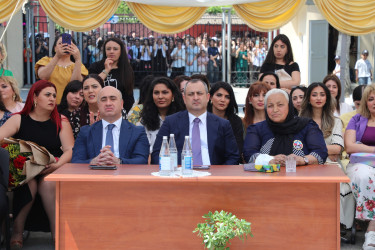 Rayon İcra Hakimiyyətinin baçşısı Adil Əliyev “Son zəng” münasibətilə məzunları təbrik edib