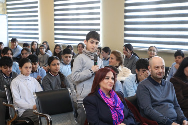 Martın 10-da Suraxanı Rayon İcra Hakimiyyətinin təşəbbüsü, Qaraçuxur Bələdiyyəsində “Gender məsələləri və məişət zorakılığı ilə mübarizəyə dair komissiya”nın və 275 saylı tam orta ümumtəhsil məktəbinin birgə təşkilatçılığı ilə “Məktəb mühitində psixoloji təhlükəsizlik” adlı tədbir təşkil olunub