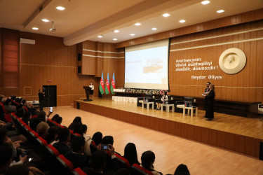 Suraxanıda “Heydər Əliyev və Azərbaycan tarixi” referat-yazı müsabiqəsinin rayon mərhələsinin yekunlarına həsr olunmuş elmi-praktik konfrans keçirilib