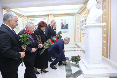 Suraxanıda “Konstitusiya və Suverenlik İli” çərçivəsində Şanlı tariximizin ən şərəfli və qürurverici səhifələrinə həkk olunmuş 8 noyabr – Zəfər gününün 5-ci ildönümü münasibətilə “Zəfər Bayrağına düzlən!” adlı vətənpərvərlik tədbiri keçirilib