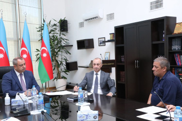 İyulun 13-də Suraxanı Rayon İcra Hakimiyyətinin başçısı Adil Əliyev Rayon İcra Hakimiyyətində növbəti vətəndaş qəbulu keçirib