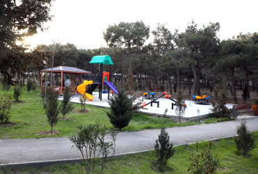 “Şəhərsalma və Memarlıq İli”  çərçivəsində Suraxanı rayonu, Əmircan qəsəbəsində salınan yeni park martın 19-da bayramlar ərəfəsində sakinlərin istifadəsinə verilib