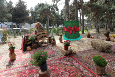 “Şəhərsalma və Memarlıq İli”  çərçivəsində Suraxanı rayonu, Əmircan qəsəbəsində salınan yeni park martın 19-da bayramlar ərəfəsində sakinlərin istifadəsinə verilib