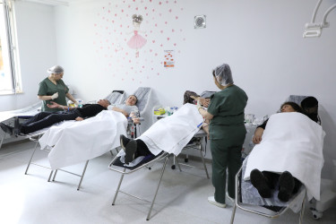 Aprelin 14-də Səhiyyə Nazirliyi Respublika Qan Bankının təşəbbüsü, Suraxanı Rayon İcra Hakimiyyəti və Suraxanı Tibb Mərkəzinin birgə təşkilatçılığı ilə növbəti dəfə könüllü qanvermə aksiyası keçirilib