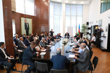 Sentyabrın 1-də Suraxanı Rayon İcra Hakimiyyətinin başçısı Adil Əliyev Rayon İcra Hakimiyyətində növbəti vətəndaş qəbulu keçirib