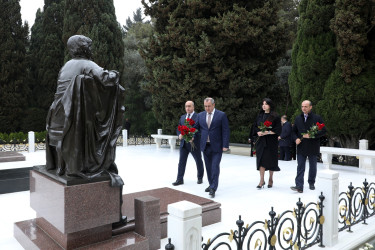 Suraxanıda Zərifə xanım Əliyevanın xatirəsi anılıb