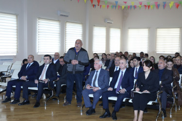 Suraxanı Rayon İcra Hakimiyyətinin başçısı Adil Əliyevin sakinlərlə növbəti səyyar görüşü Əmircan qəsəbəsində baş tutub