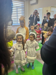 31 Dekabr - Dünya Azərbaycanlılarının Həmrəyliyi Günü və Yeni il bayramı münasibətilə Suraxanı Rayon İcra Hakimiyyətinin başçısı Adil Əliyev və müavinləri "Azərbaycan Uşaqları" İctimai Birliyinin nəzdində 2007-ci ildən fəaliyyət göstərən Uşaq Sığınacağı - Reinteqrasiya Mərkəzinin sakinlərini ziyarət ediblər